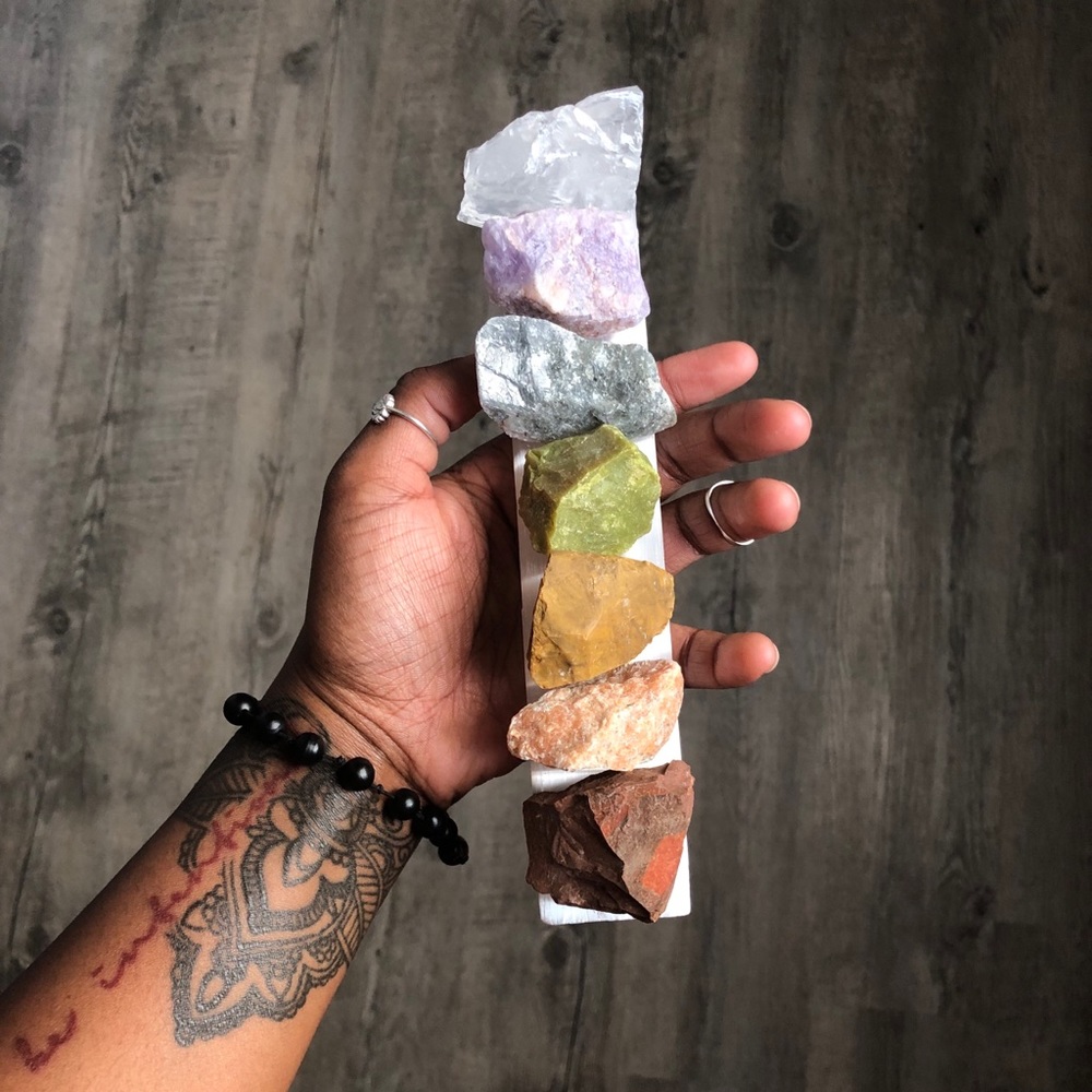 Chakra Stone Set & Selenite Plate | 8 piece | Meditation Crystal Bundle Gift Kit
